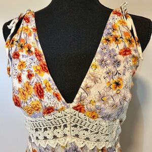 Free People Floor Length Floral Dress with ties and lace; Size Small